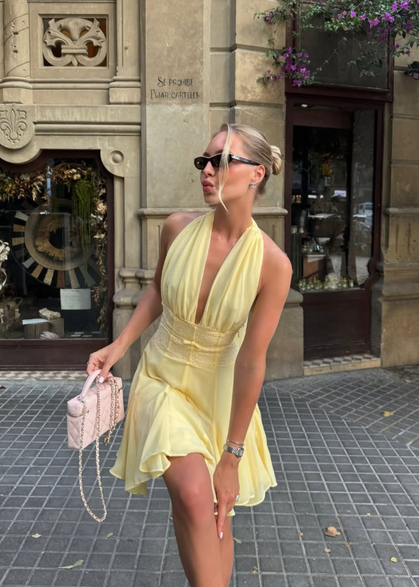 Yellow A Line Halter Lace Chiffon Open Back Short Homecoming Dress Outfits DP3482