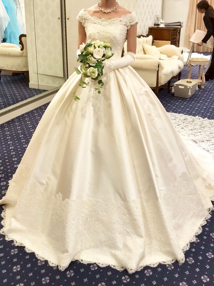 Vintage A Line Off the Shoulder White Pearl Satin Lace Long Sweep Wedding Dress DP4105