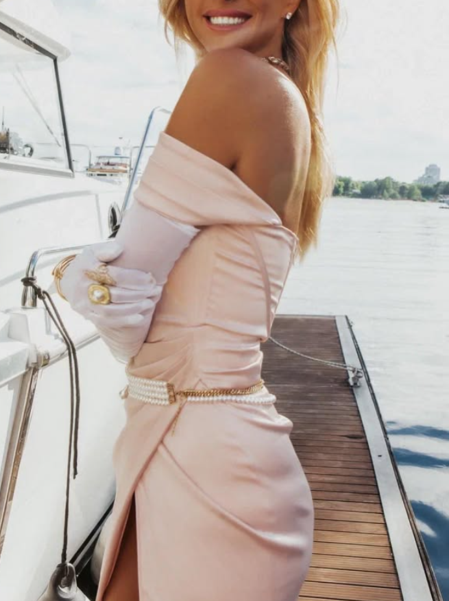 Sweety Pink Sheath V Neck Corset Satin Short Homecoming Dress Outfits DP4692