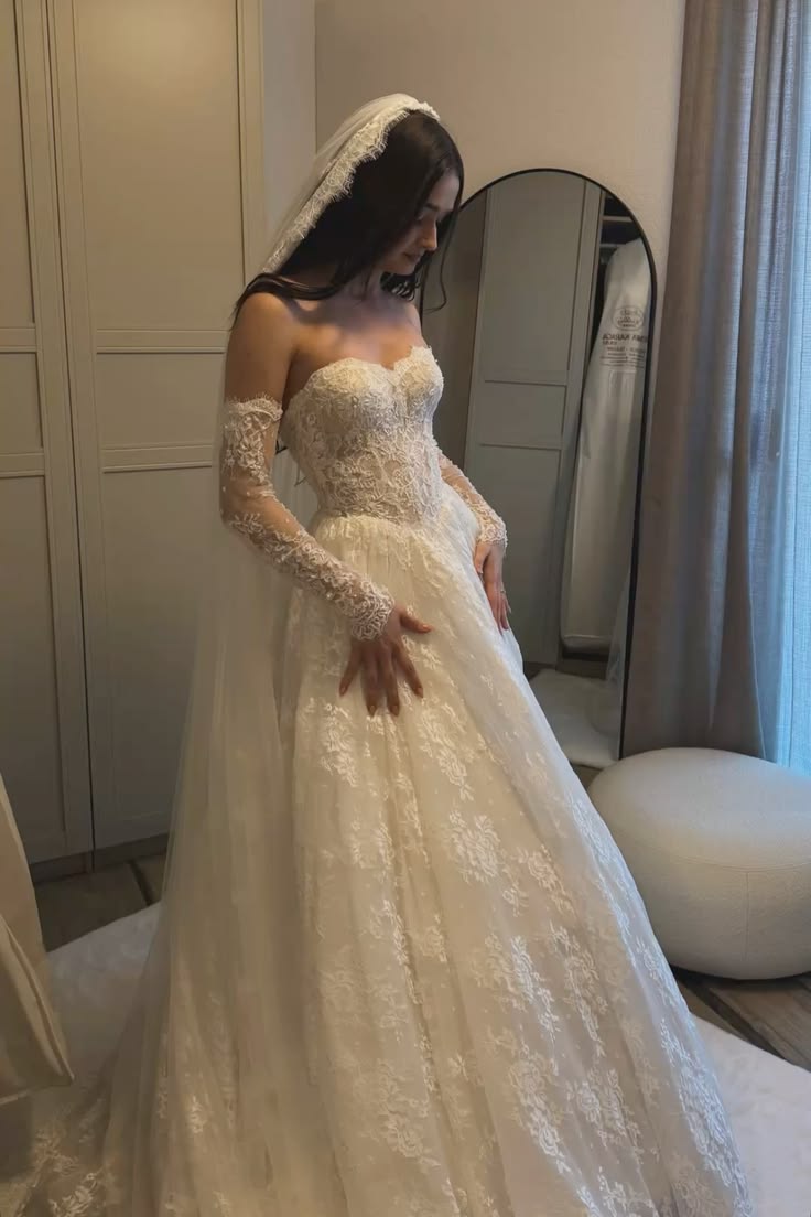 Elegant A Line Sweetheart Neck Exquisite Lace Tulle Long Wedding Dress DP7815