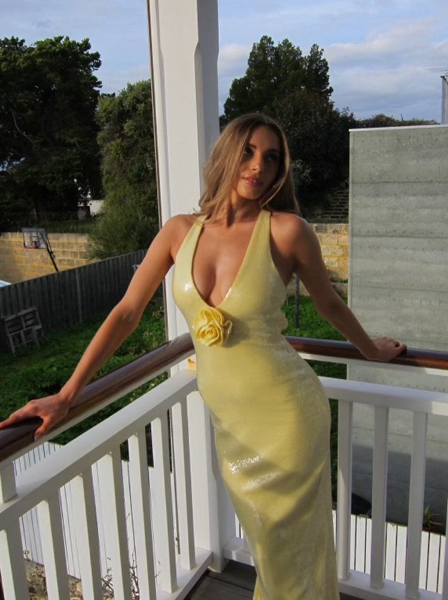 Cute Sheath Halter Yellow Sequin Open Back Prom Dress Graduation Prom Dress with Slit DP2110