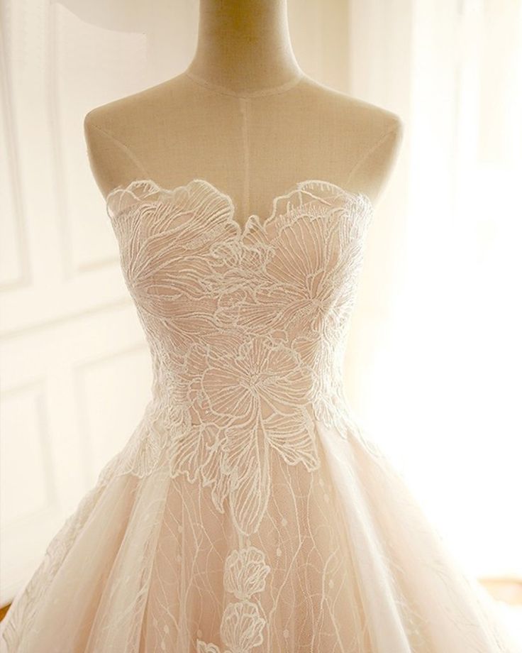 Light Champagne Lace Sweetheart Neck Long Strapless Evening Dress DP1109