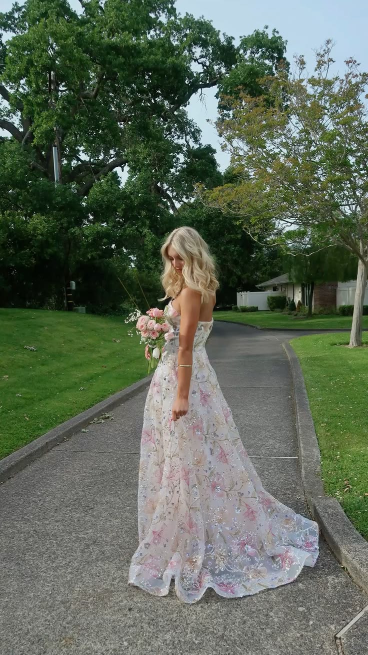 Princess Ball Gown Sweetheart Neck Sequin Tulle Prom Dress Evening Dress DP6103