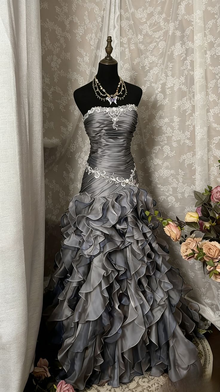 Vintage Ball Gown Strapless Beaded Ruffle Organza Satin Long Prom Dress Evening Dress DP4733