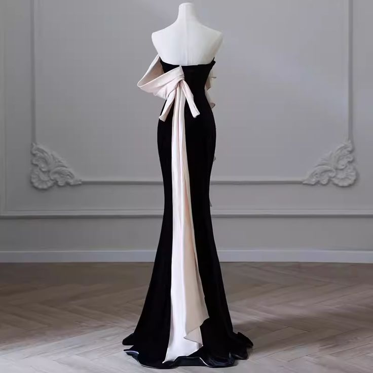 Elegant Mermaid Strapless Velvet Black Long Prom Dress DP227