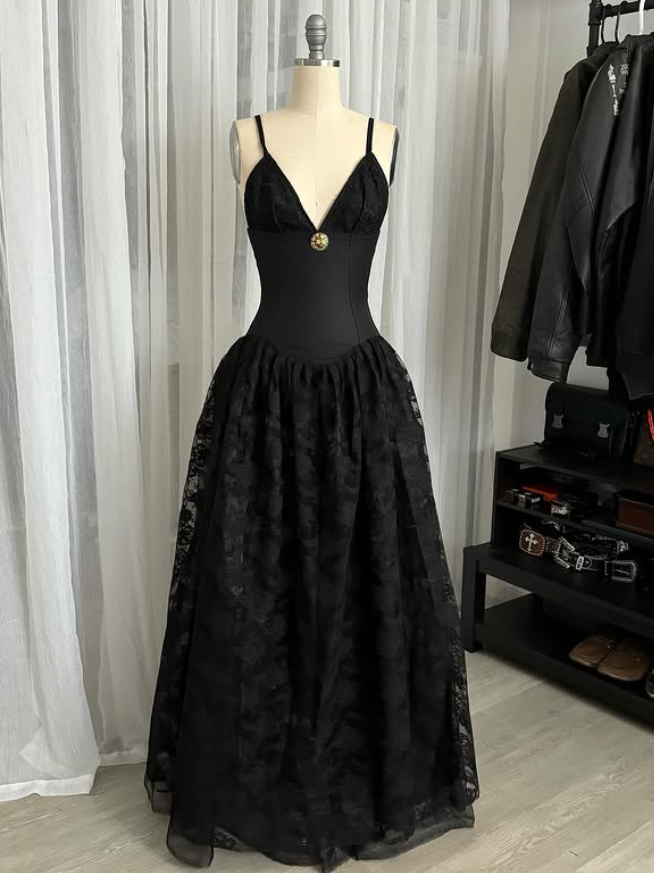 Vintage Black A Line Spaghetti Straps Lace Satin Ball Gown Graduation Prom Dress DP4839