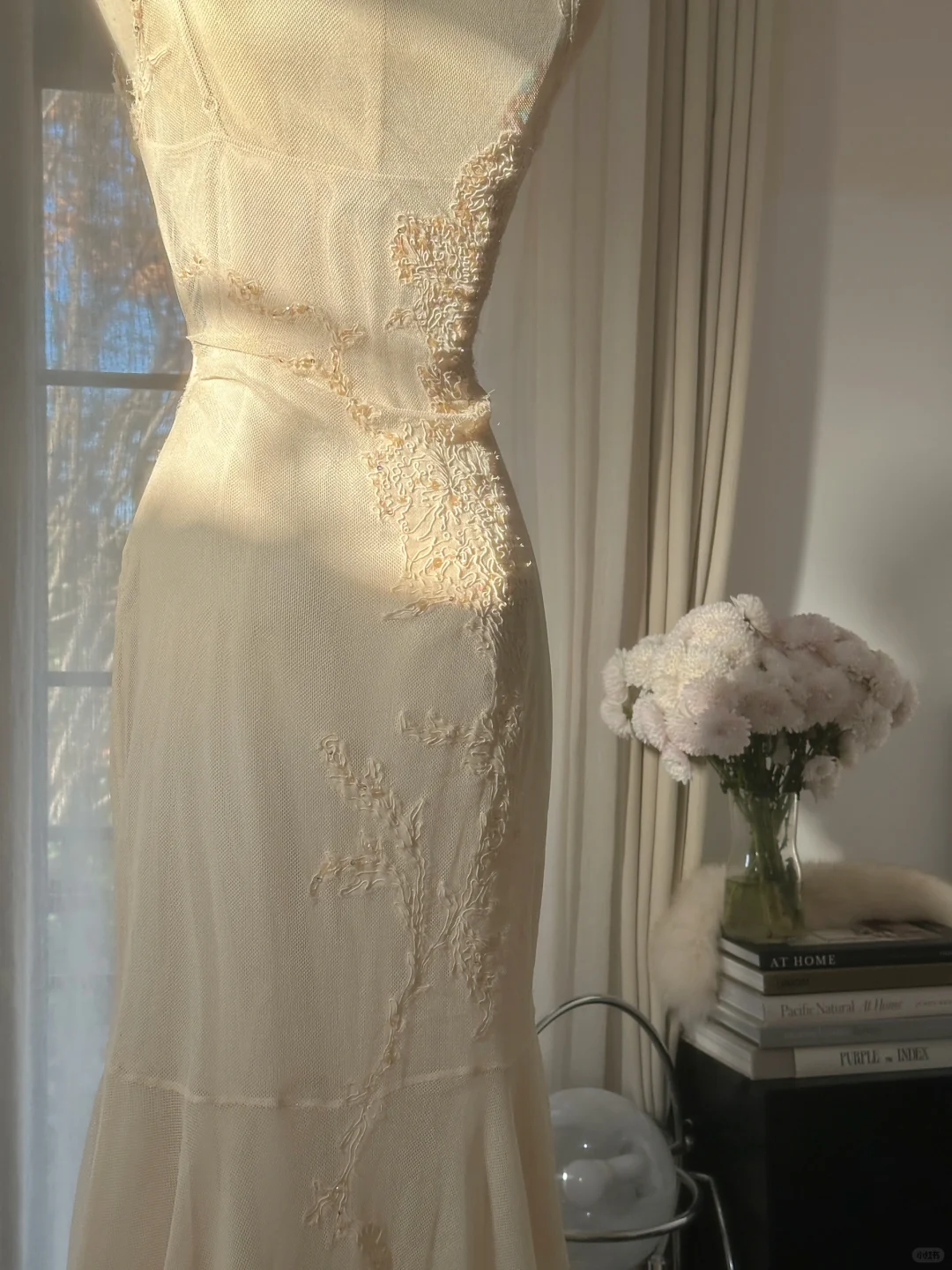 Gentle Mermaid V Neck Appliques White Chiffon Short Homecoming Dress Cocktail Dress DP2478