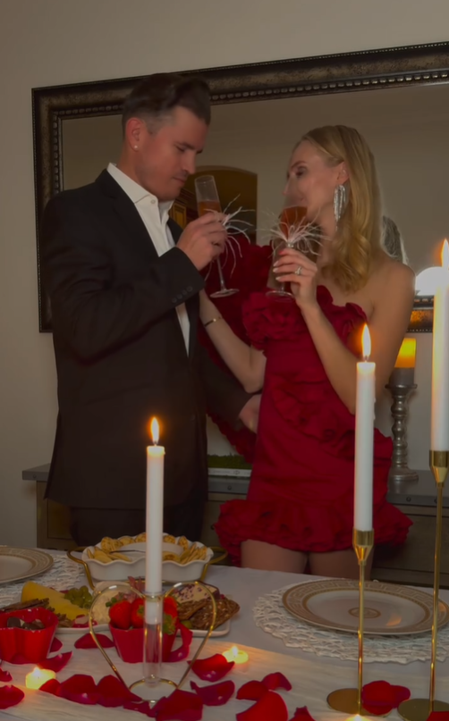 Stunning Red Ruffle Sheath Strapless Satin Short Homecoming Dress Cocktail Dress Date Dress DP3223