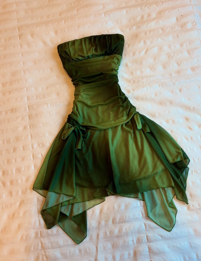 Green Ombre A Line Strapless Pleated Ruffle Chiffon Short Homecoming Dress Outfits DP3103