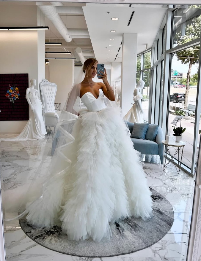 Unique Ball Gown Strapless White Satin Layered Tulle Wedding Dress DP6070