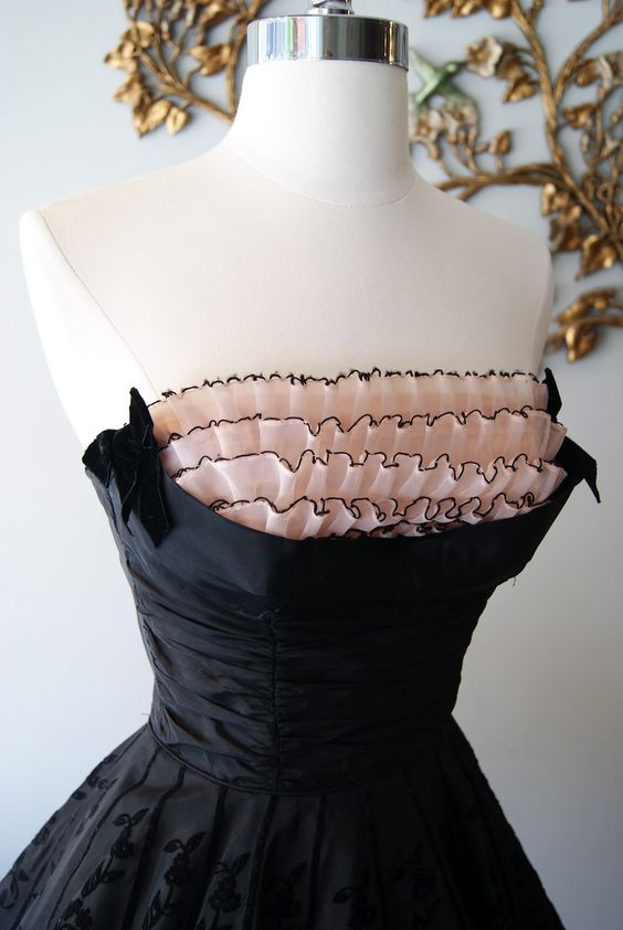 Vintage Black A Line Strapless Satin Homecoming Dresses DP832