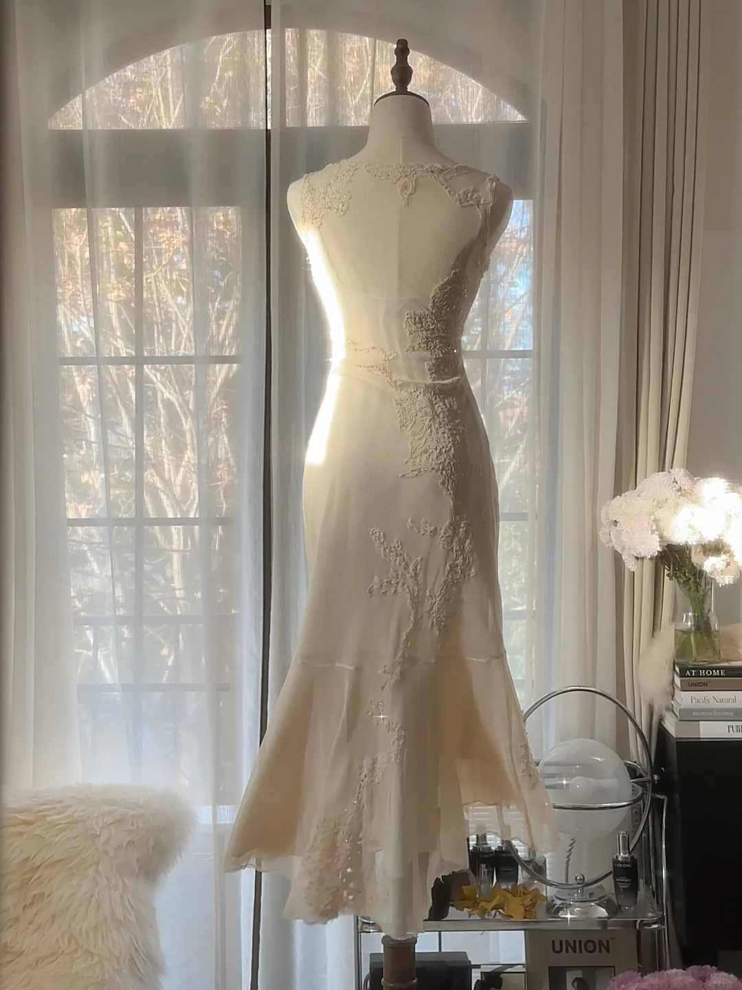 Gentle Mermaid V Neck Appliques White Chiffon Short Homecoming Dress Cocktail Dress DP2478