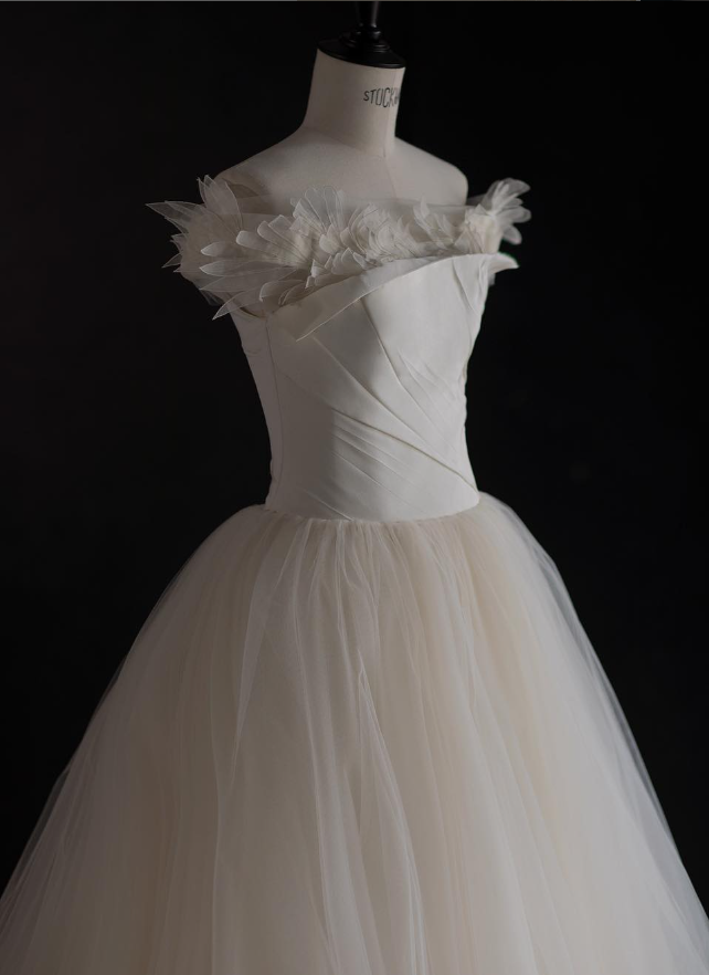 Elegant Strapless White Tulle Satin Long Ball Gown Wedding Dress DP1557