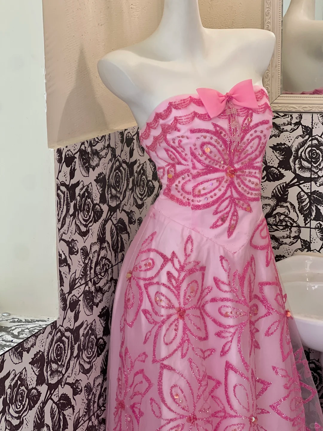 Barbie Pink A Line Strapless Exquisite Beaded Sequin Tulle Long Prom Dress Formal Dress DP3329