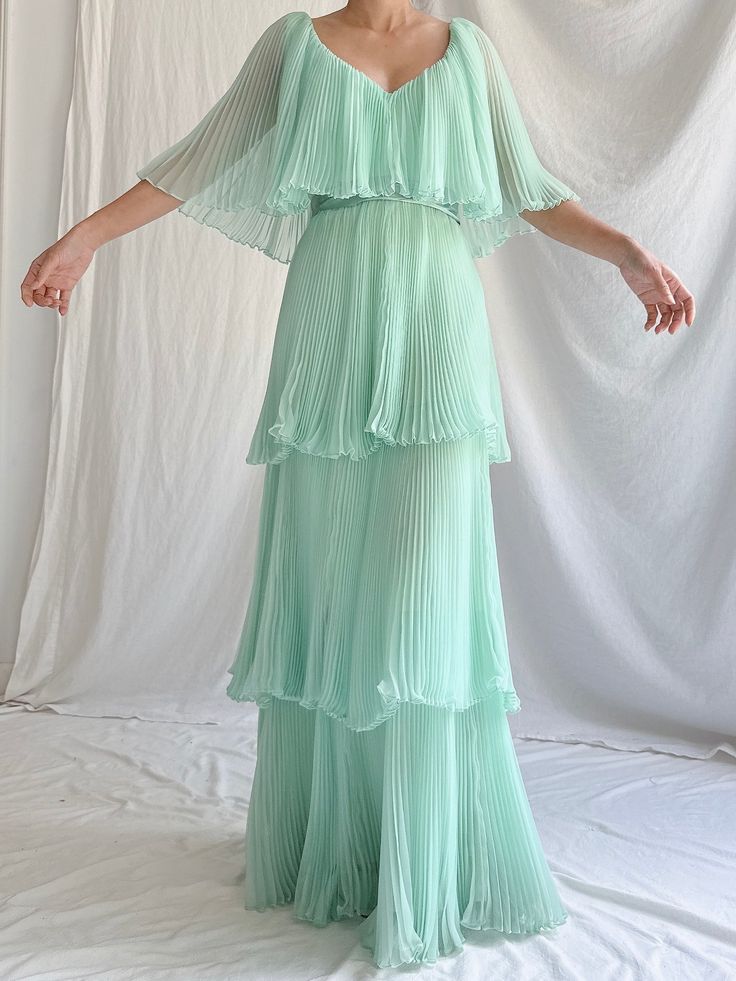 Mint Green A Line V Neck Layered Chiffon Party Dress Outfits DP3723