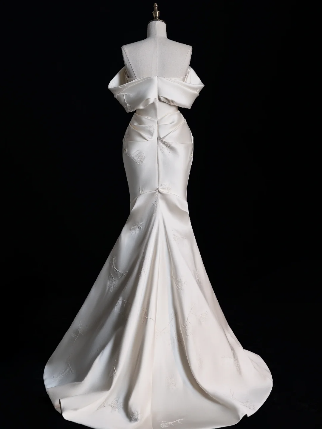 Elegant Mermaid Off the Shoulder Beaded White Satin Prom Dress Evening Dress DP2103