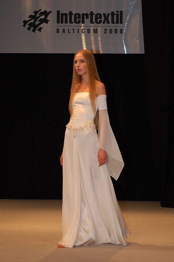 White A Line Long Sleeve Appliques Chiffon Satin Prom Dress Evening Dress Birthday Dress DP3622