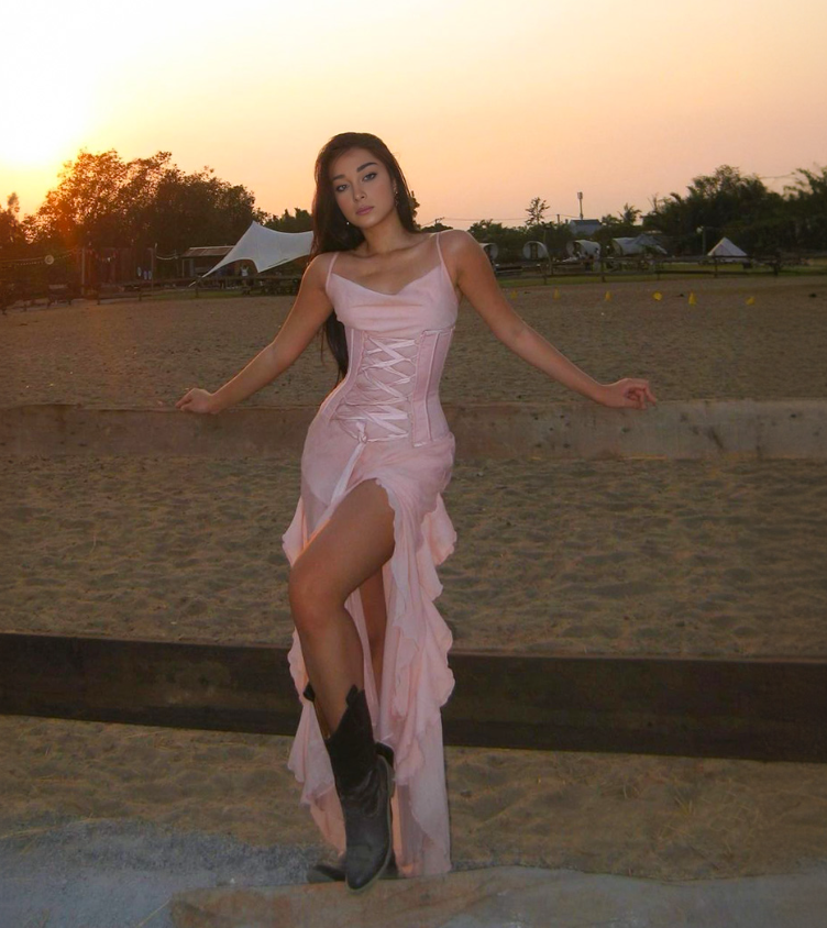 Elegant A Line Spaghetti Strap Ruffle Pink Chiffon Prom Dress Evening Dress with Slit DP2172