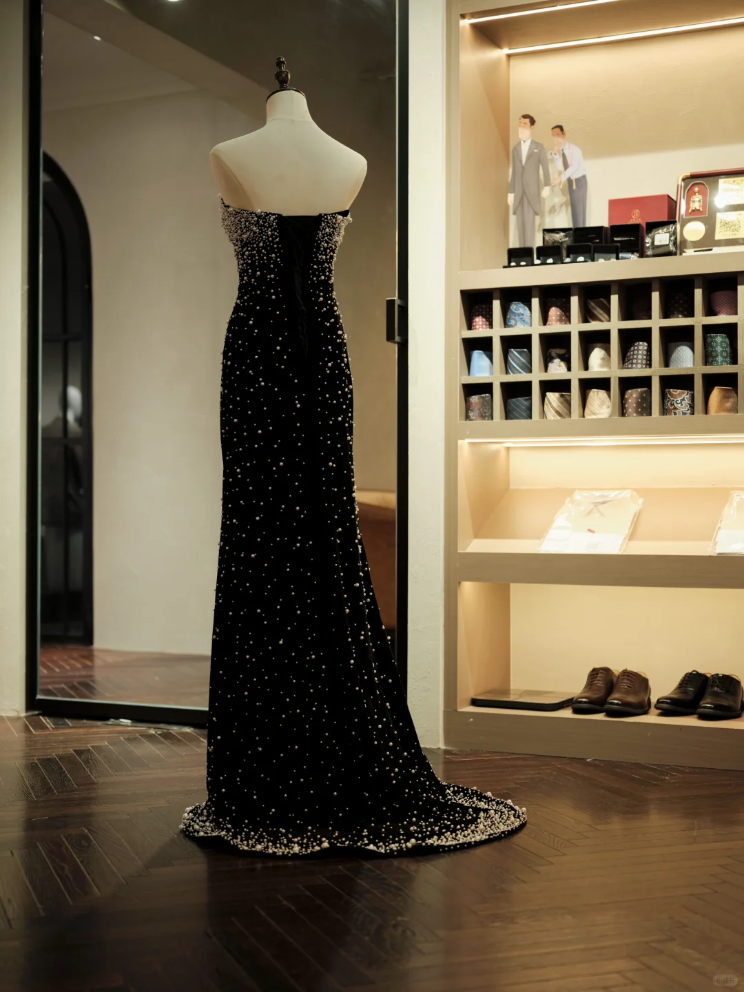 Gorgeous Mermaid Sweetheart Neck Pearl Black Satin Long Prom Dress Evening Dress DP2175