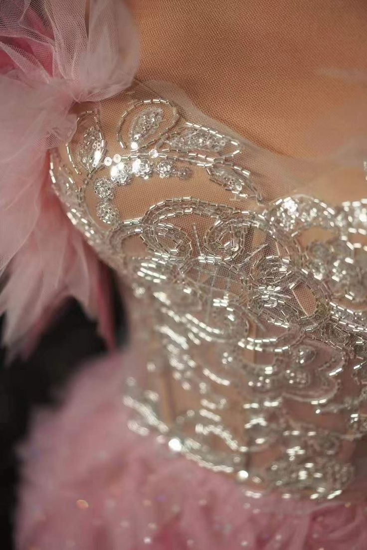 Enchanting Strapless Ruffled Beading Sequins Tulle Prom Dresses With Split DP808