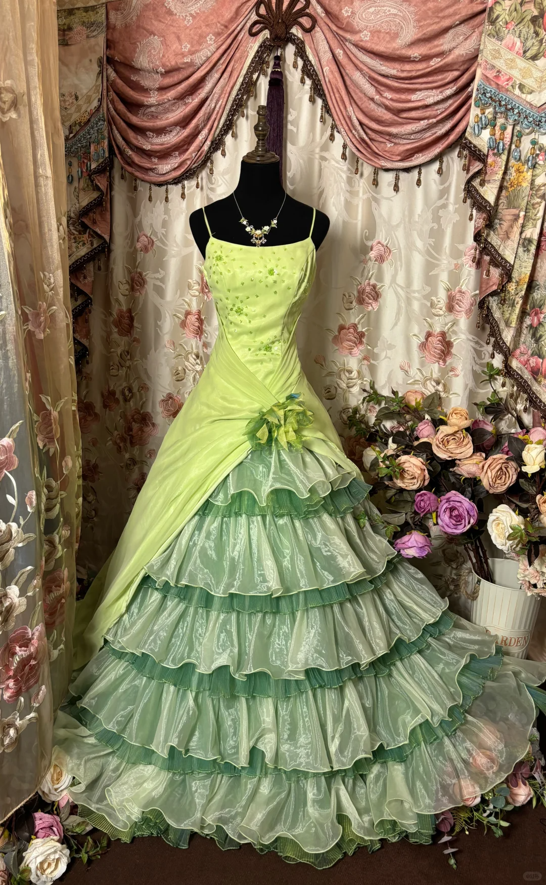Green Vintage Ball Gown Spaghetti Strap Beaded Layered Organza Satin Prom Dress Party Dress DP3172