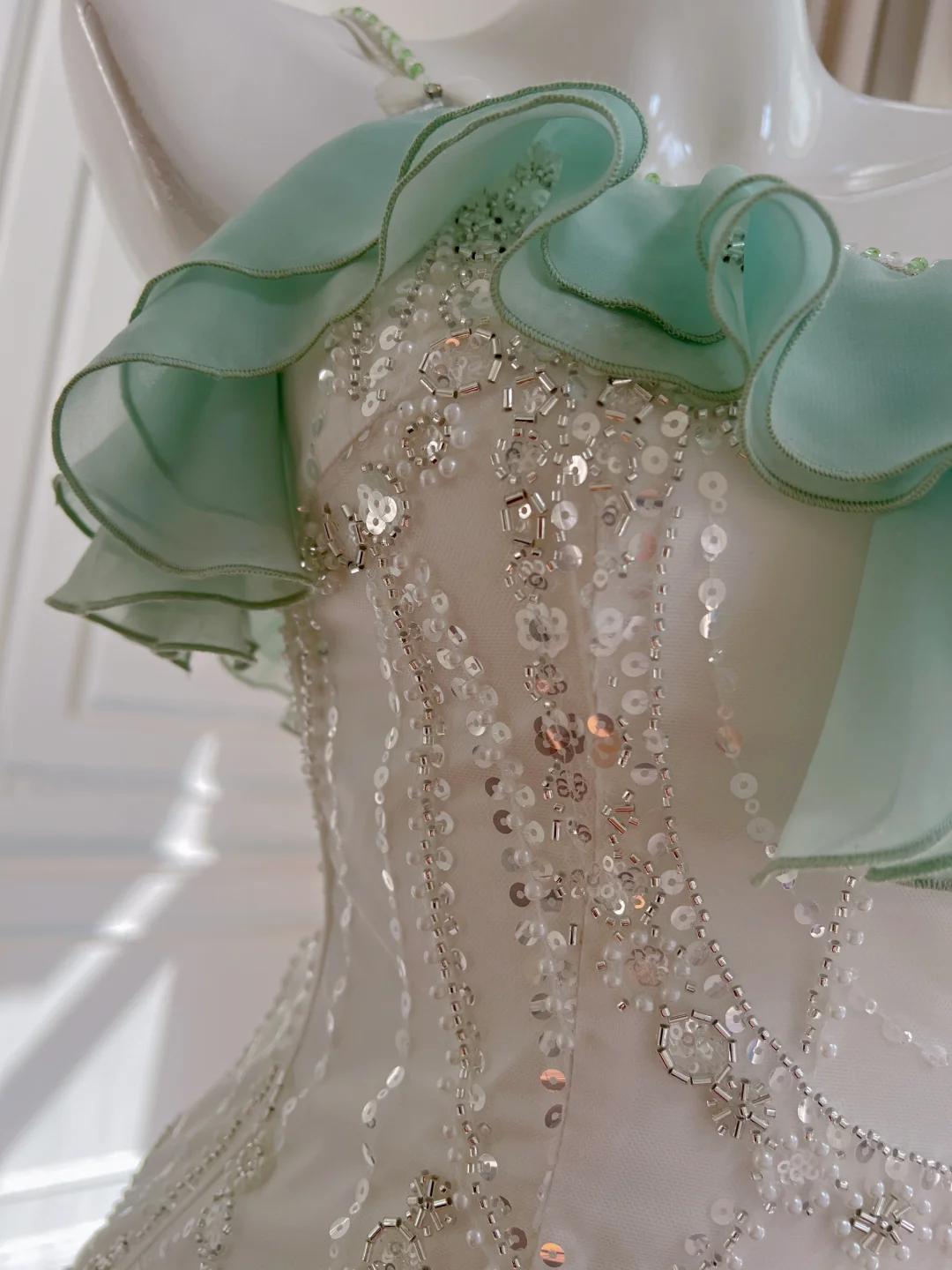 Stunning Mermaid Spaghetti Strap Beaded Ruffle Green White Chiffon Prom Dress Evening Dress DP2491