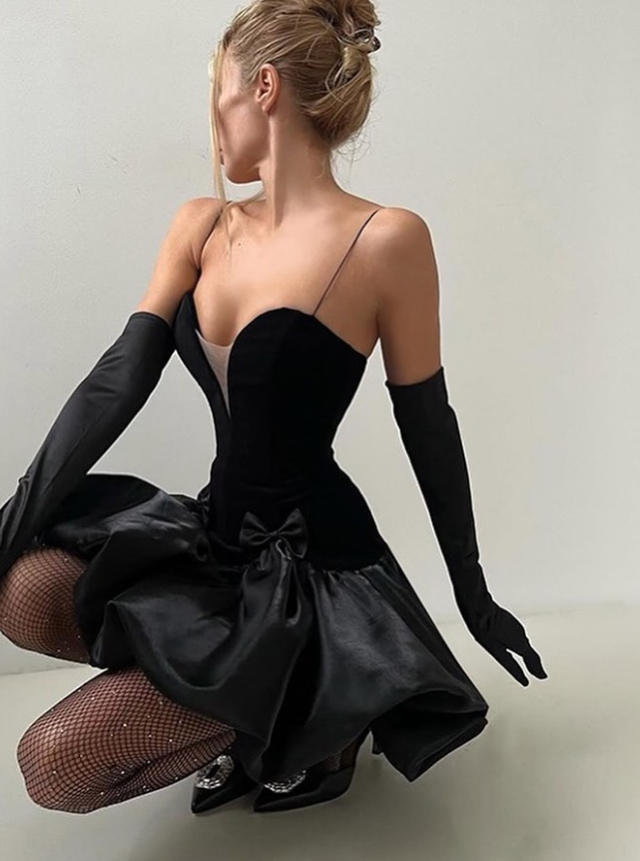 Cute Sexy A Line Spaghetti Strap Black Bow Velvet Satin Short Homecoming Outfits DP4256