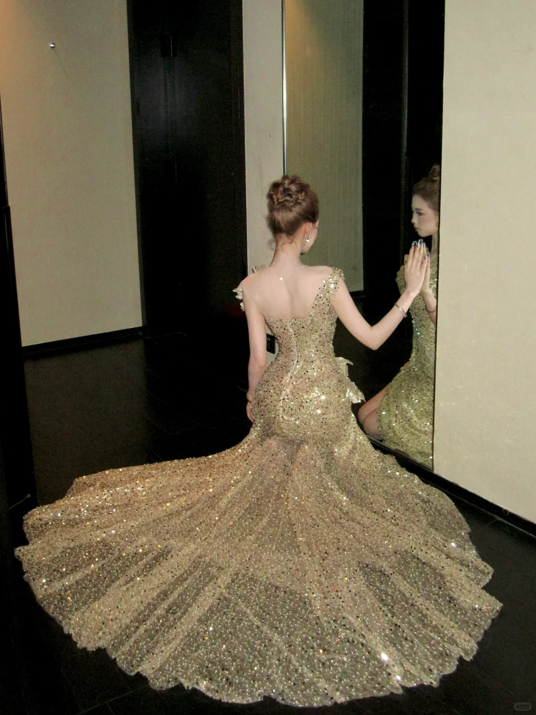 Shiny Mermaid V Neck Gold Sequin Long Party Dress Prom Dress DP2506