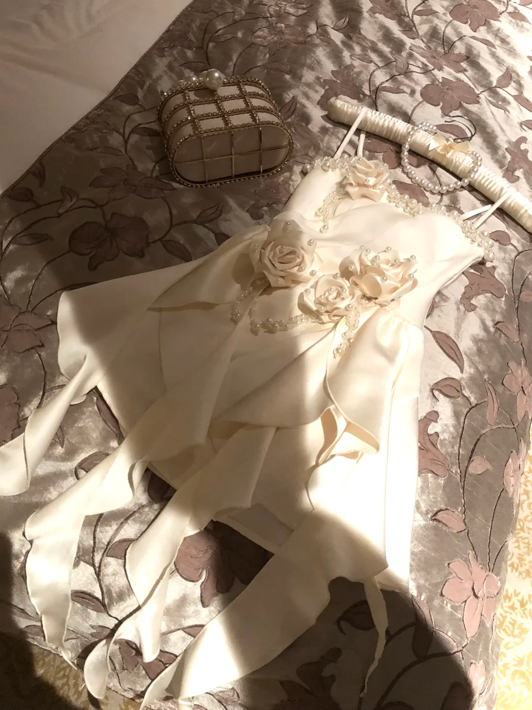 Charming A Line Straps Flower Pearl Ruffle White Satin Short Homecoming Dress Cocktail Dress DP2719