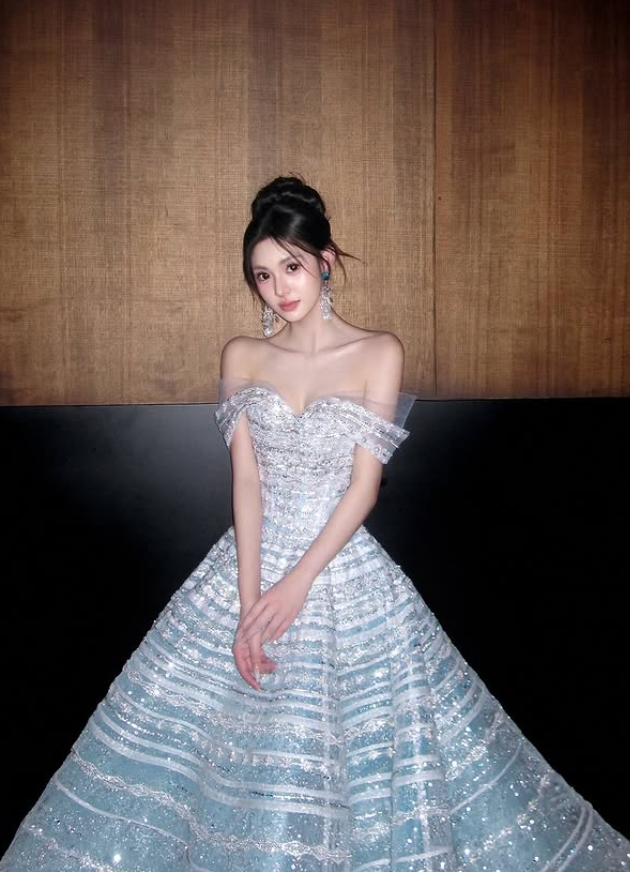 Shiny Ball Gown Off the Shoulder Silver Sequin Tulle Prom Dress DP4294