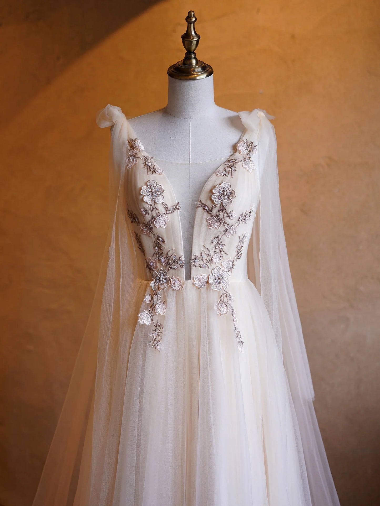 A-line Deep-V Neck Embroidery Tulle Floor Length Prom Dresses DP1053