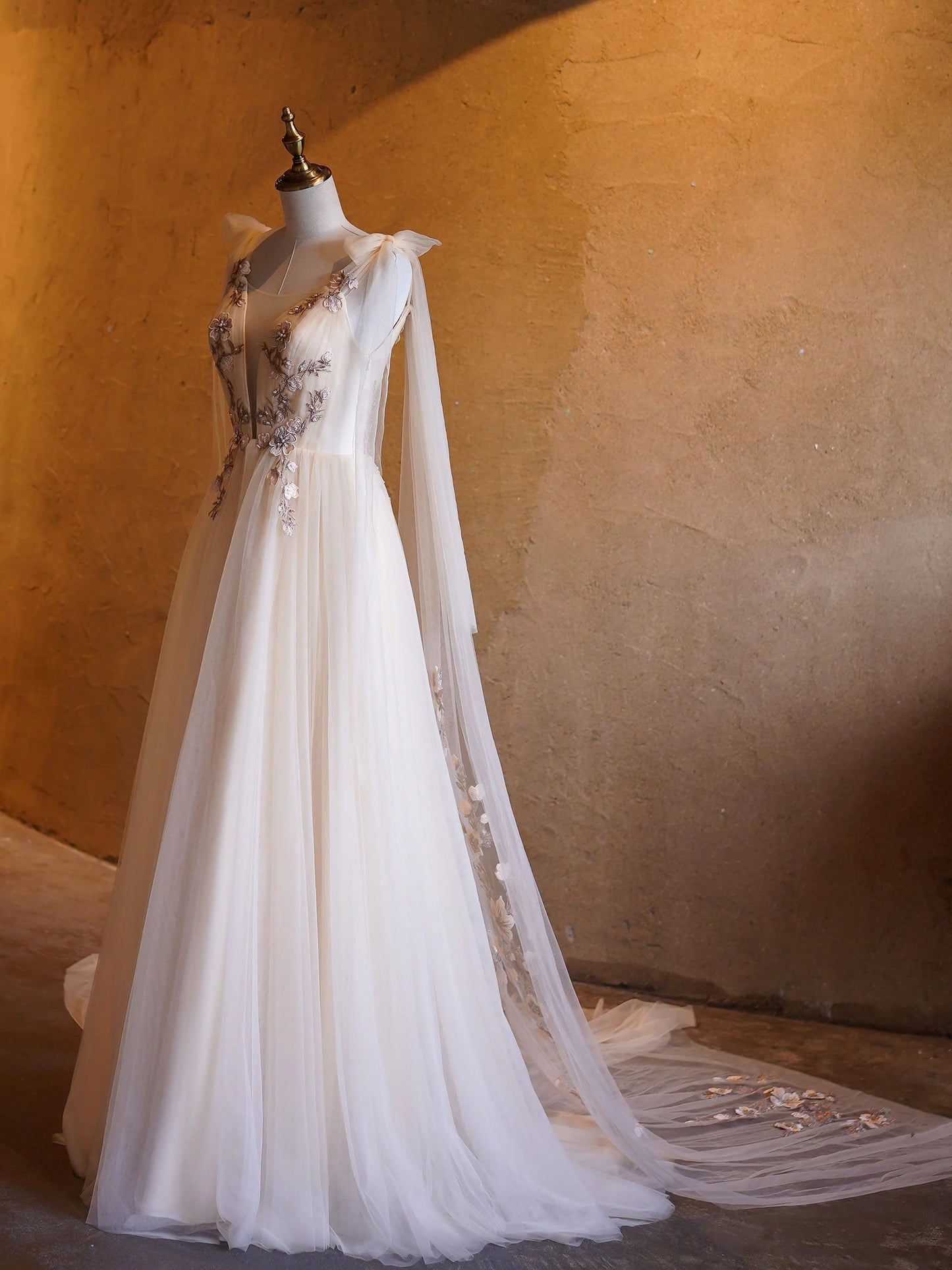 A-line Deep-V Neck Embroidery Tulle Floor Length Prom Dresses DP1053