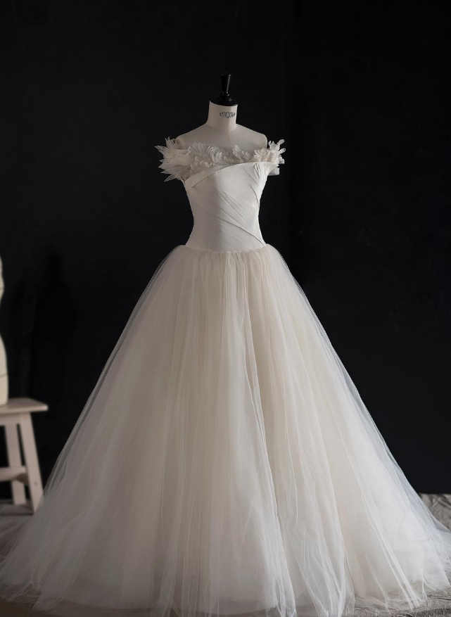 Elegant Strapless White Tulle Satin Long Ball Gown Wedding Dress DP1557