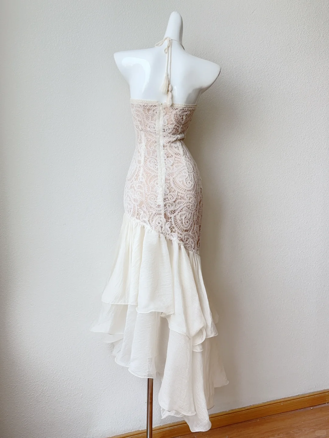 Pretty Mermaid Halter Light Apricot Lace Layered Satin Prom Dresses Outfits DP4195