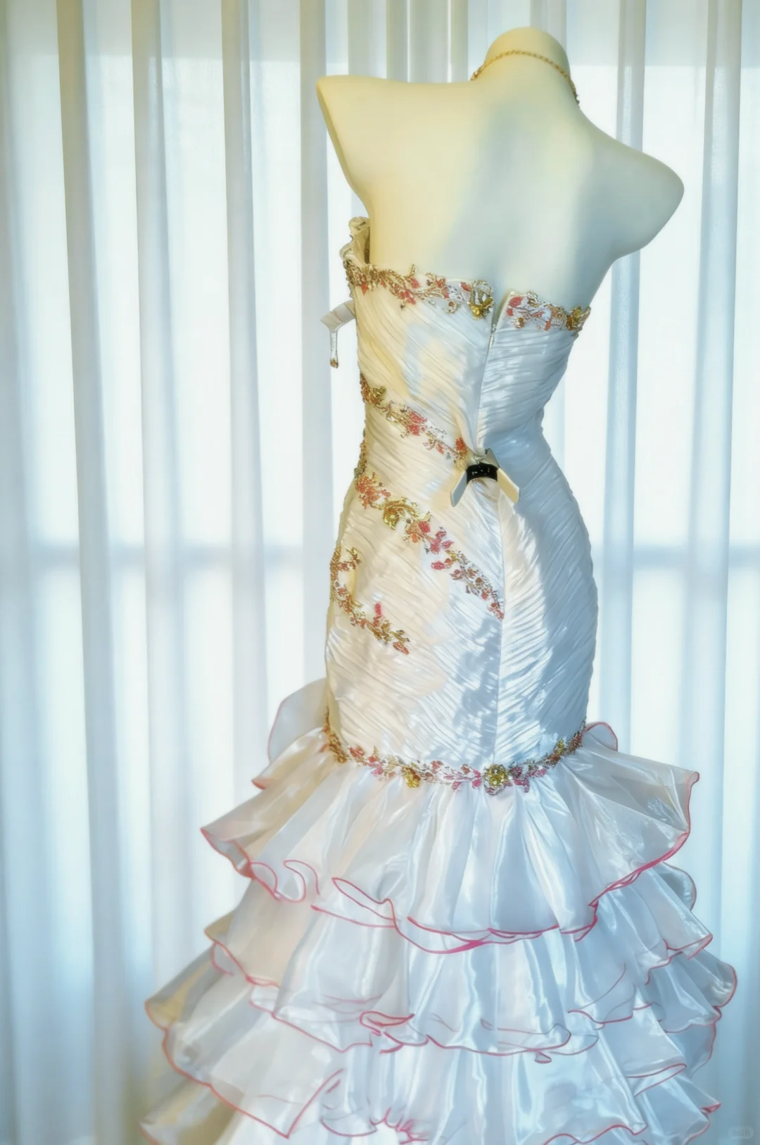 Stunning Vintage Mermaid Strapless Beaded Layered White Satin Prom Dress Evening Dress DP4727