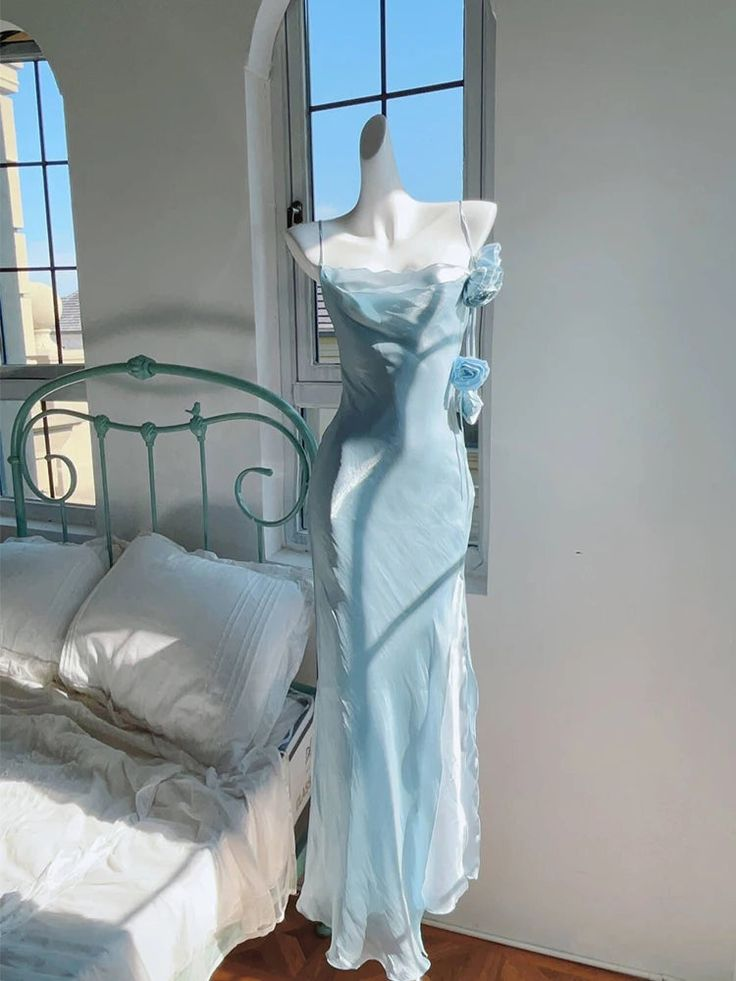 Elegant Spaghetti Strap Slim Fitting Prom Dress Rose Decoration Birthday Party Gown DP104