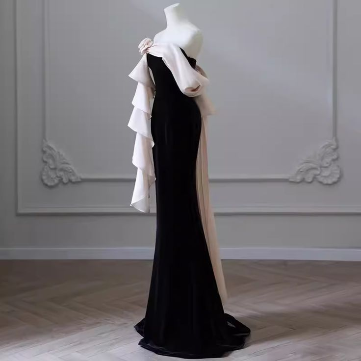 Elegant Mermaid Strapless Velvet Black Long Prom Dress DP227