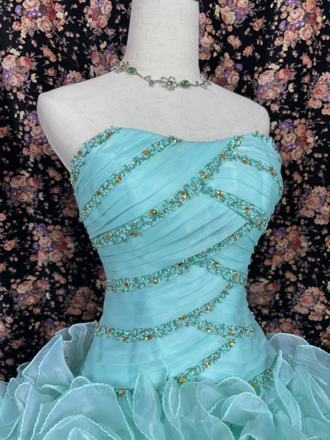 Frosted Aqua Vintage Ball Gown Sweetheart Neck Beaded Layered Organza Prom Dress DP3171
