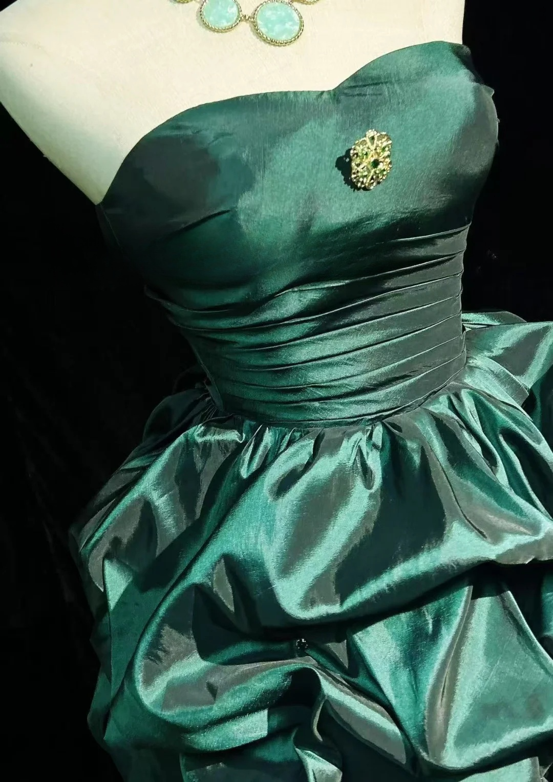 Hunter Green A Line Sweetheart Neck Pleated Satin Short Homecoming Dress DP2763