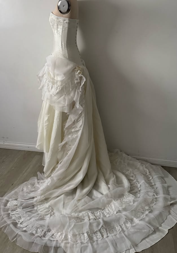 1960s A Line Strapless Ivory Chiffon Lace Satin Wedding Dress DP5292