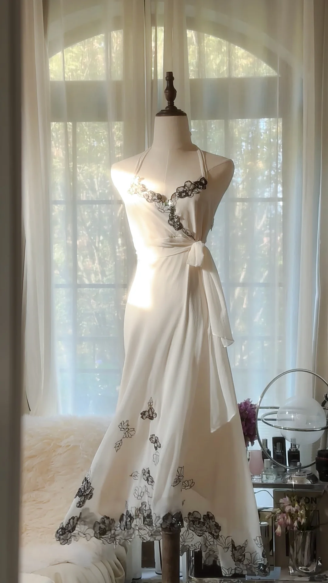 Gentle Mermaid Halter Appliques White Chiffon Short Party Dress Cocktail Dress DP2470