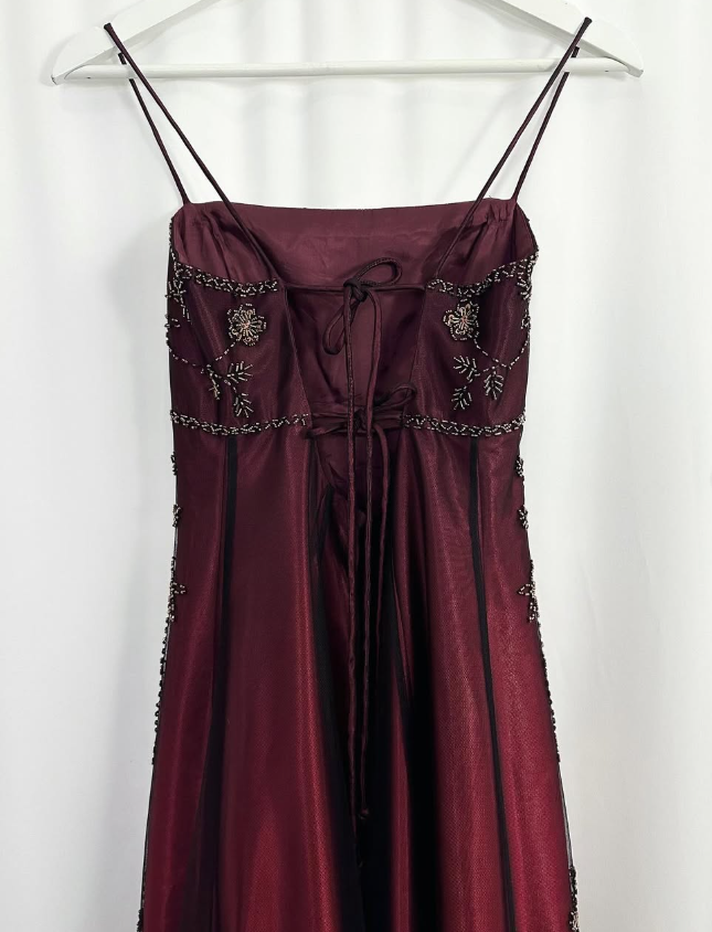 Vintage Exquisite Black Beaded A Line Spaghetti Strap Burgundy Satin Prom Dress Evening Dress Date Dress DP3036