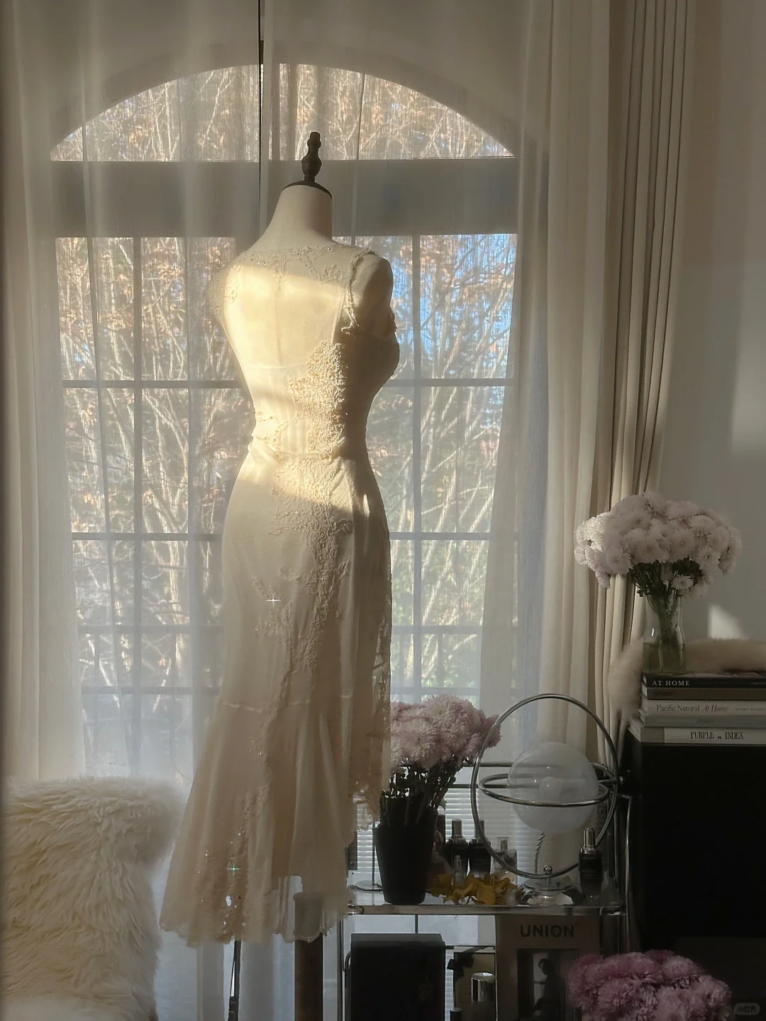 Gentle Mermaid V Neck Appliques White Chiffon Short Homecoming Dress Cocktail Dress DP2478