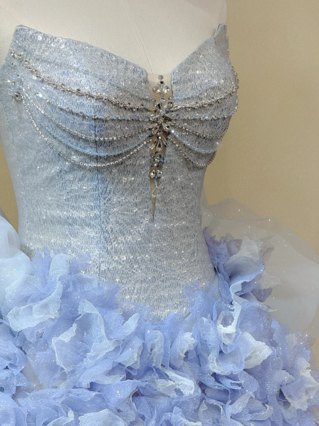 Gorgeous A Line Strapless Rhinestone Sequin Tulle Short Homecoming Dress Cocktail Dress DP2641