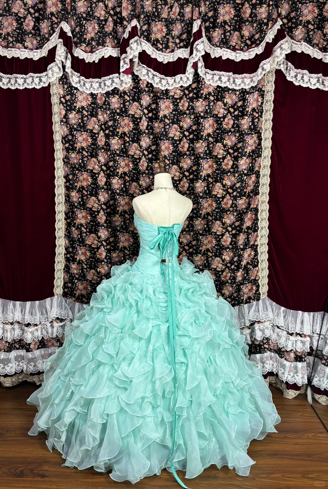 Frosted Aqua Vintage Ball Gown Sweetheart Neck Beaded Layered Organza Prom Dress DP3171