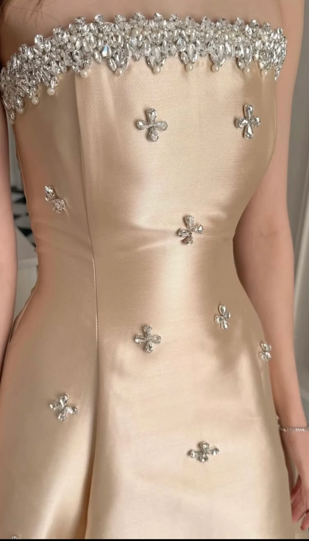 Elegangt Champagne A Line Strapless Exquisite Rhinestone Satin Prom Dress 18th Birthday Dress DP4463