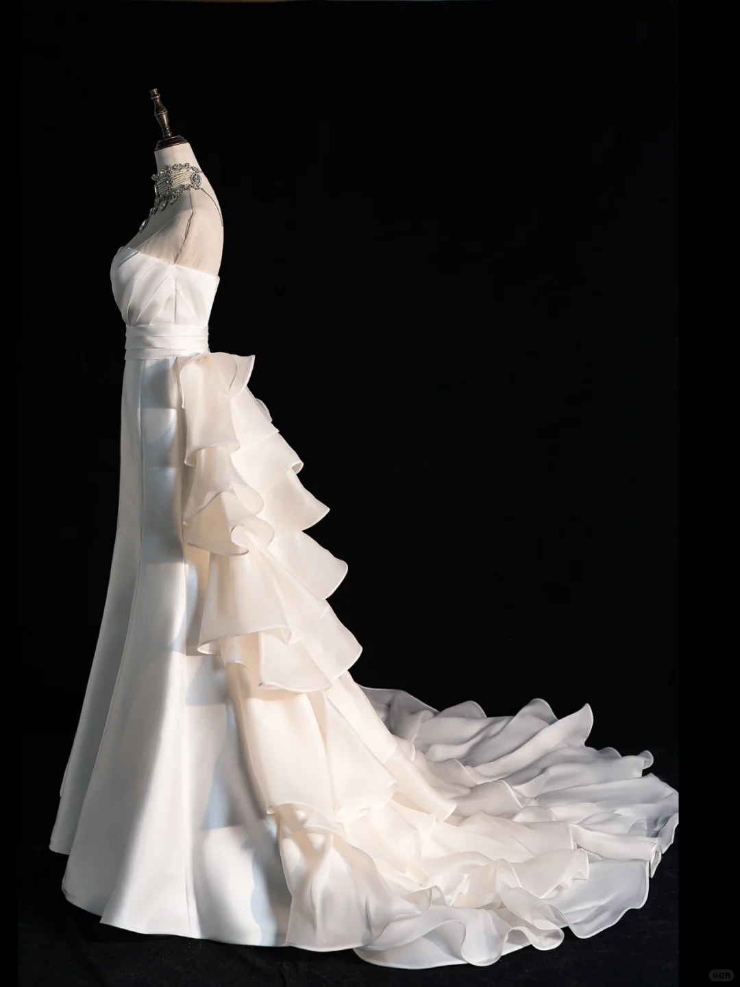 Simple Mermaid Sweetheart Neck White Satin Long Wedding Dress DP2359