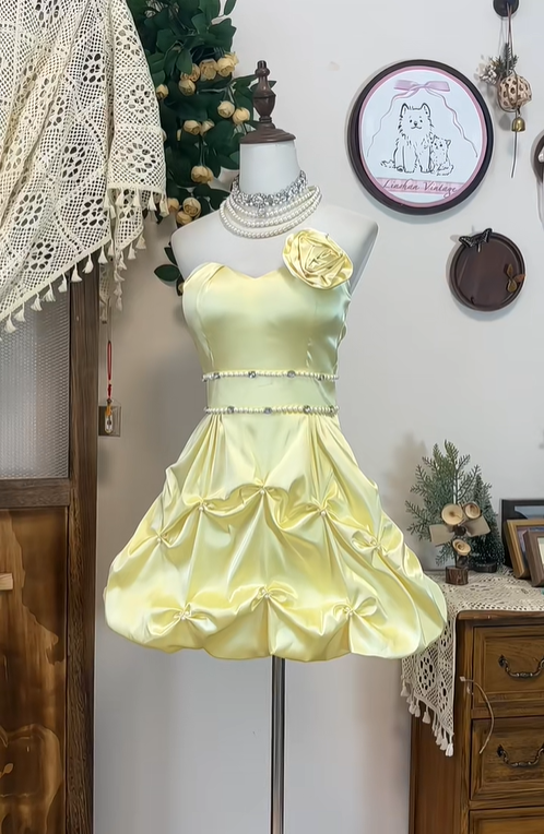 Vintage A Line Sweetheart Neck Beaded Yellow Satin Short Homecoming Dress Cocktail Dress DP2445