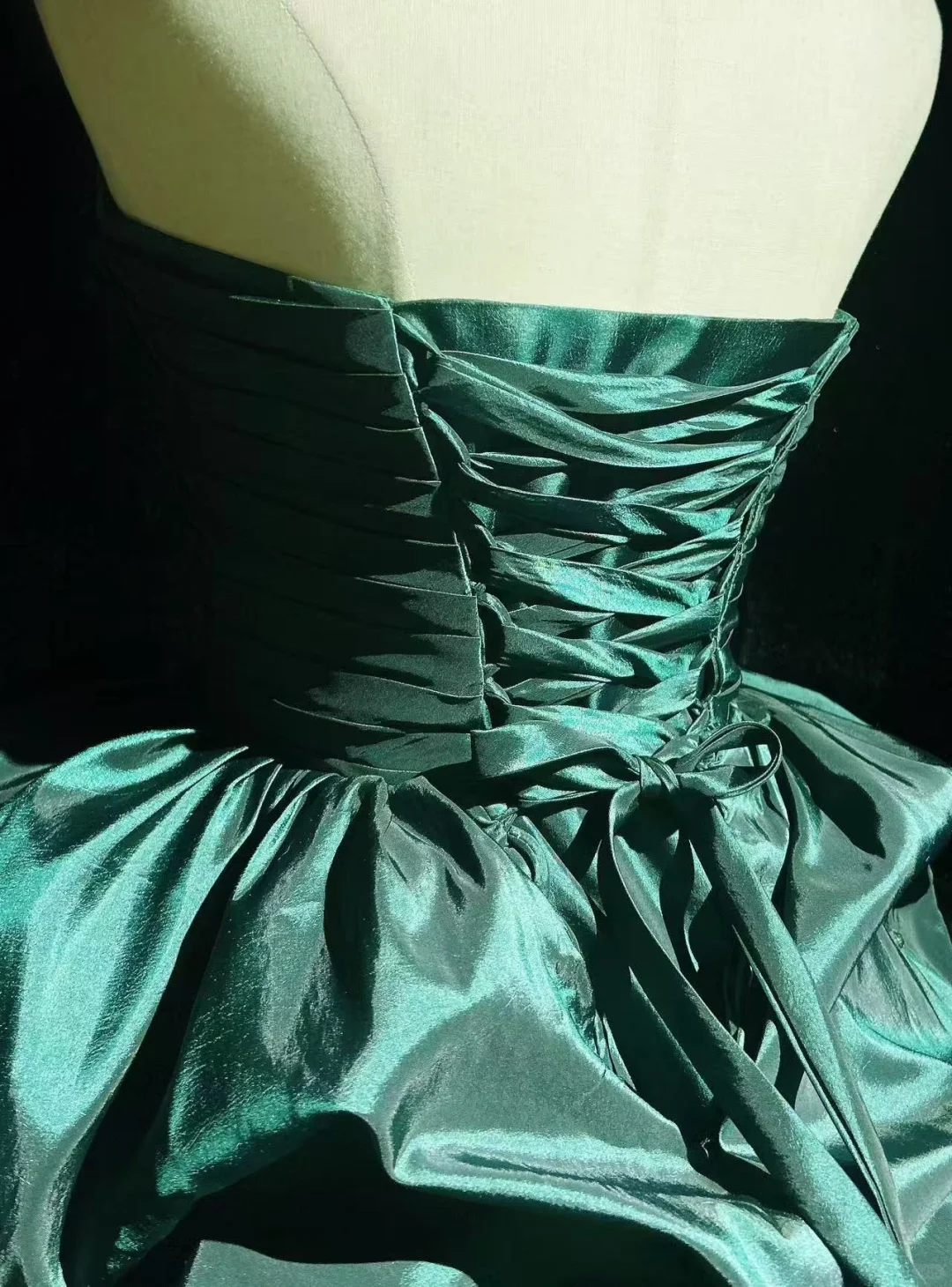 Hunter Green A Line Sweetheart Neck Pleated Satin Short Homecoming Dress DP2763