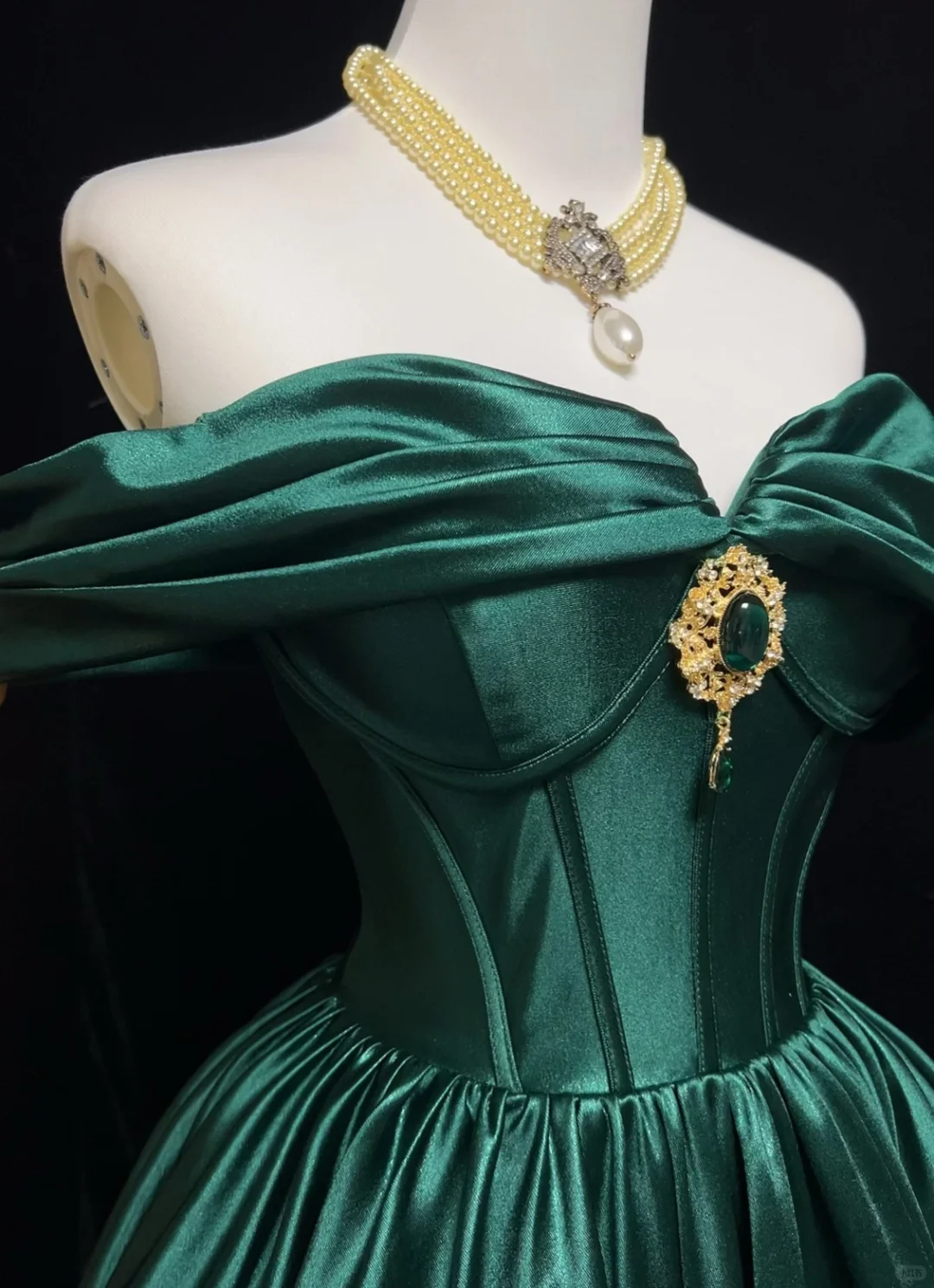 Anna Princess A Line Off the Shoulder Green Satin Short Homecoming Dress Cocktail Dress DP2607